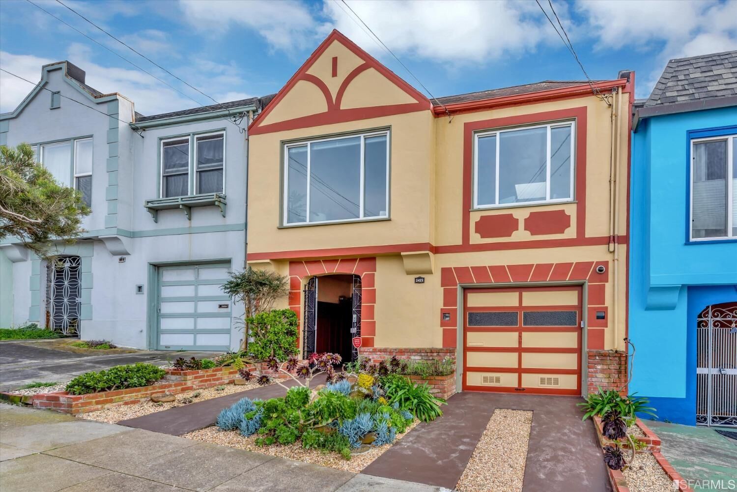 Property Photo:  3425 Quintara Street  CA 94116 