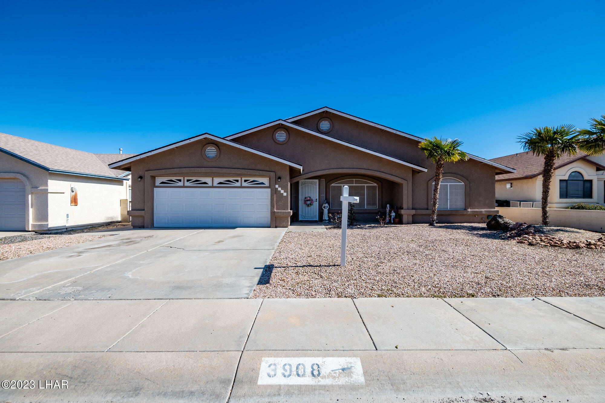 Property Photo:  3908 Raymond Ave  AZ 86409 