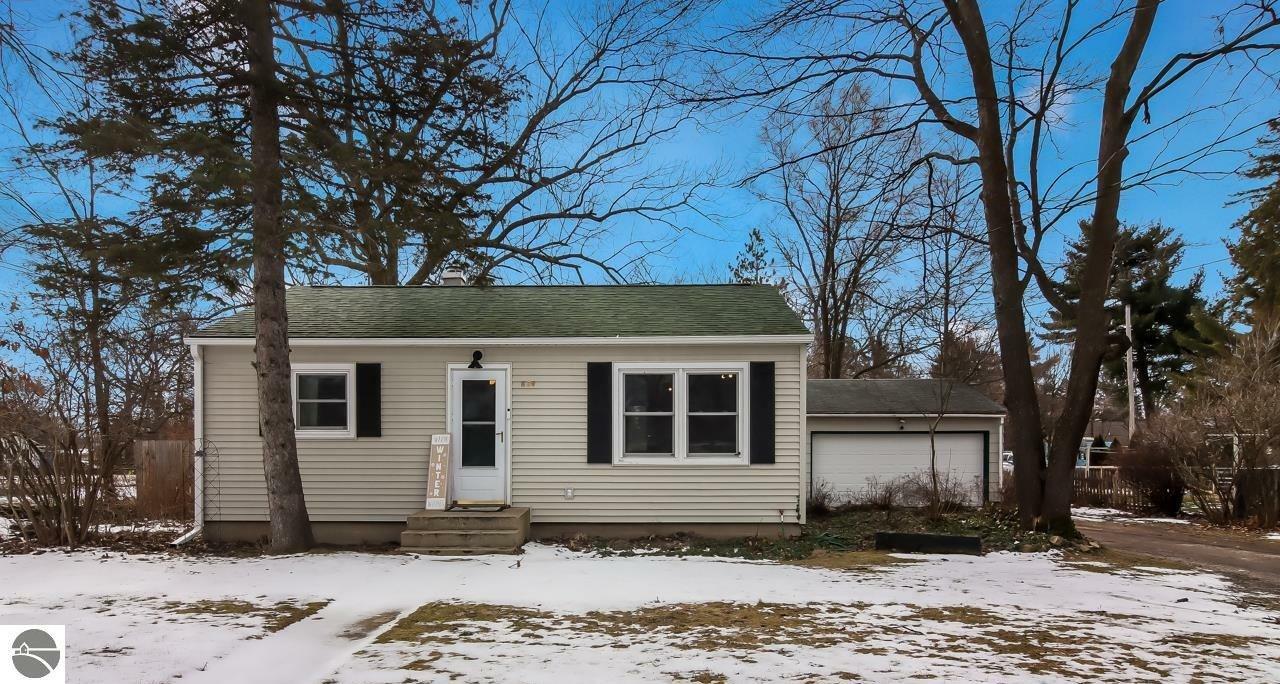 Property Photo:  824 Carver Street  MI 49686 