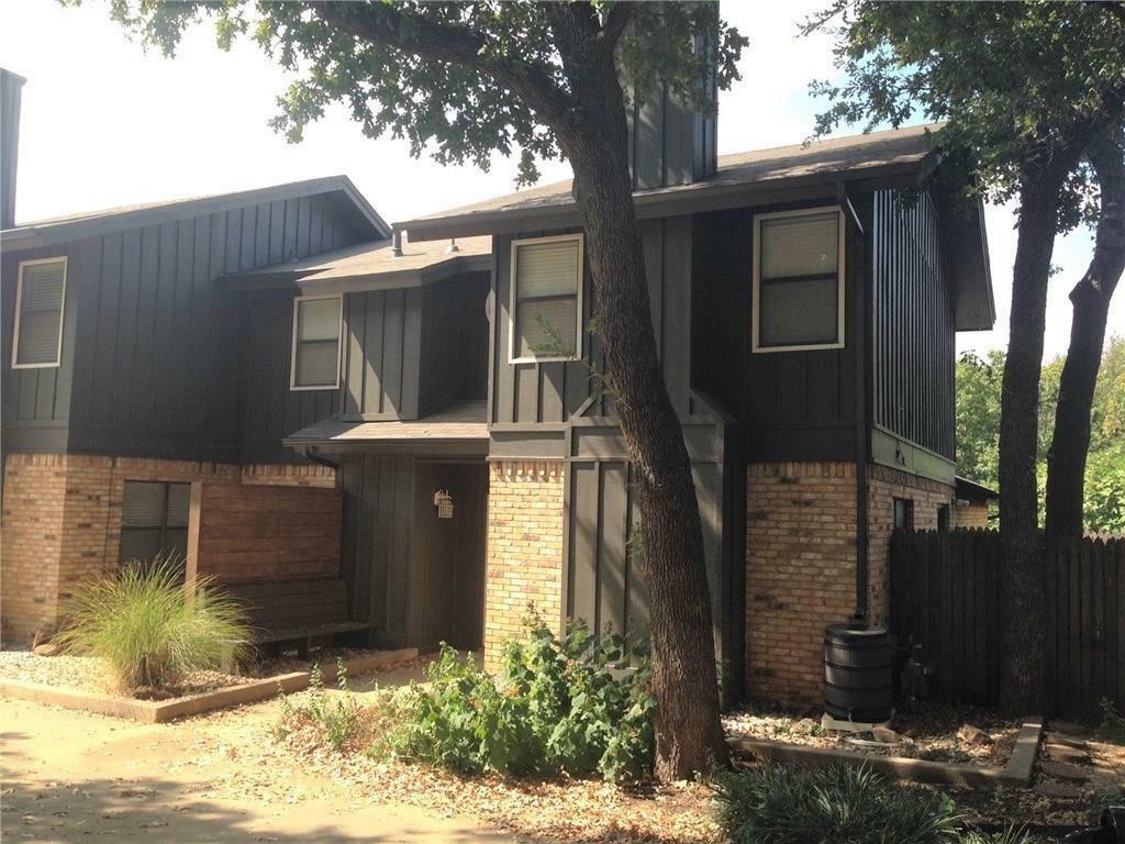 Property Photo:  1720 Stonegate Drive  TX 76205 