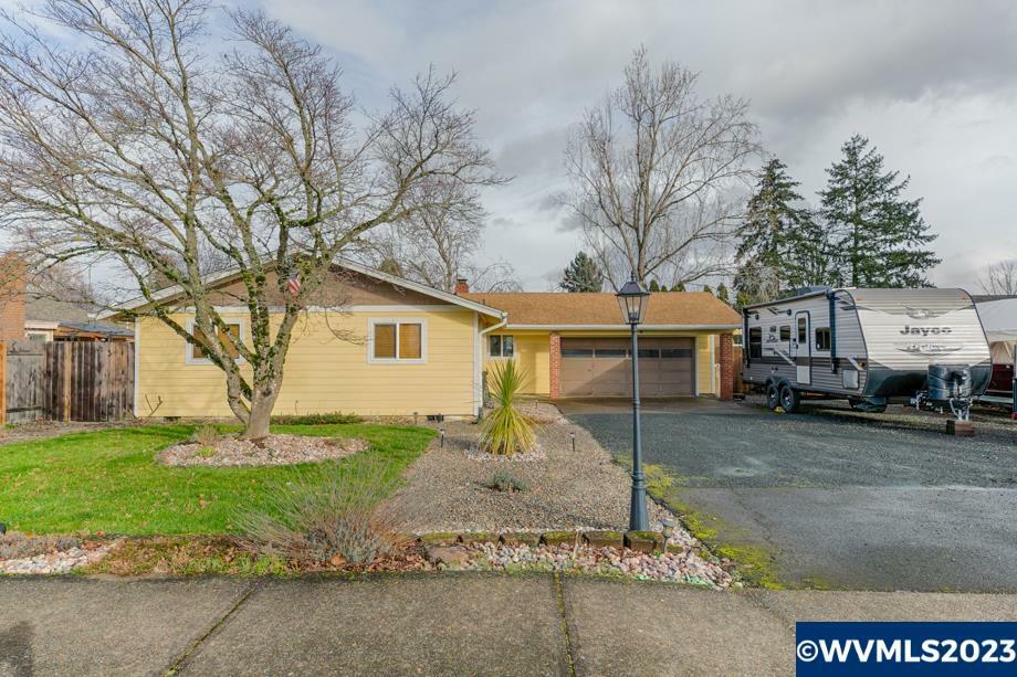 Property Photo:  764 SE Lacreole Dr  OR 97338 