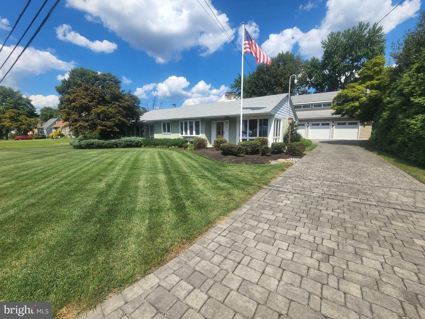 Property Photo: 1067 Appleton Avenue PA 19020