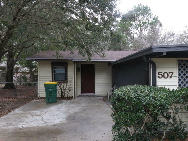 Property Photo: 507 Fir Avenue FL 32578