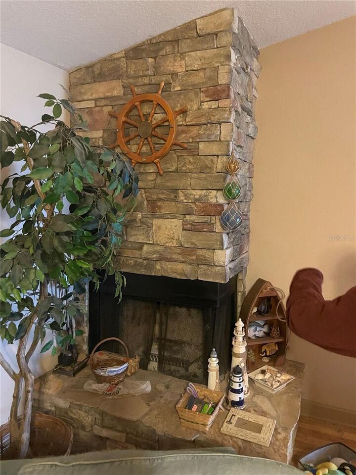 Property Photo:  110 Gull Court  FL 32707 