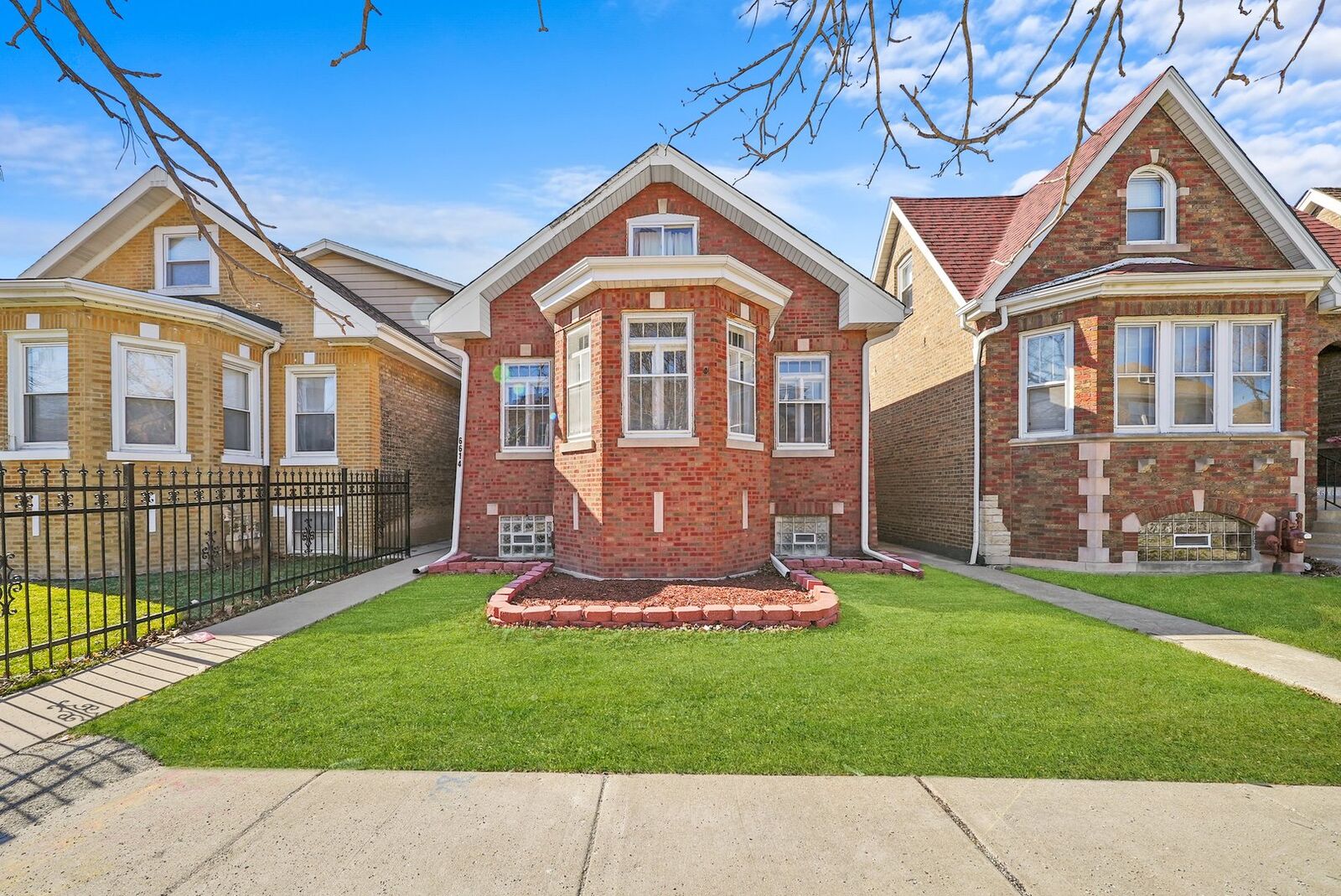 Property Photo: 6614 S Washtenaw Avenue IL 60629