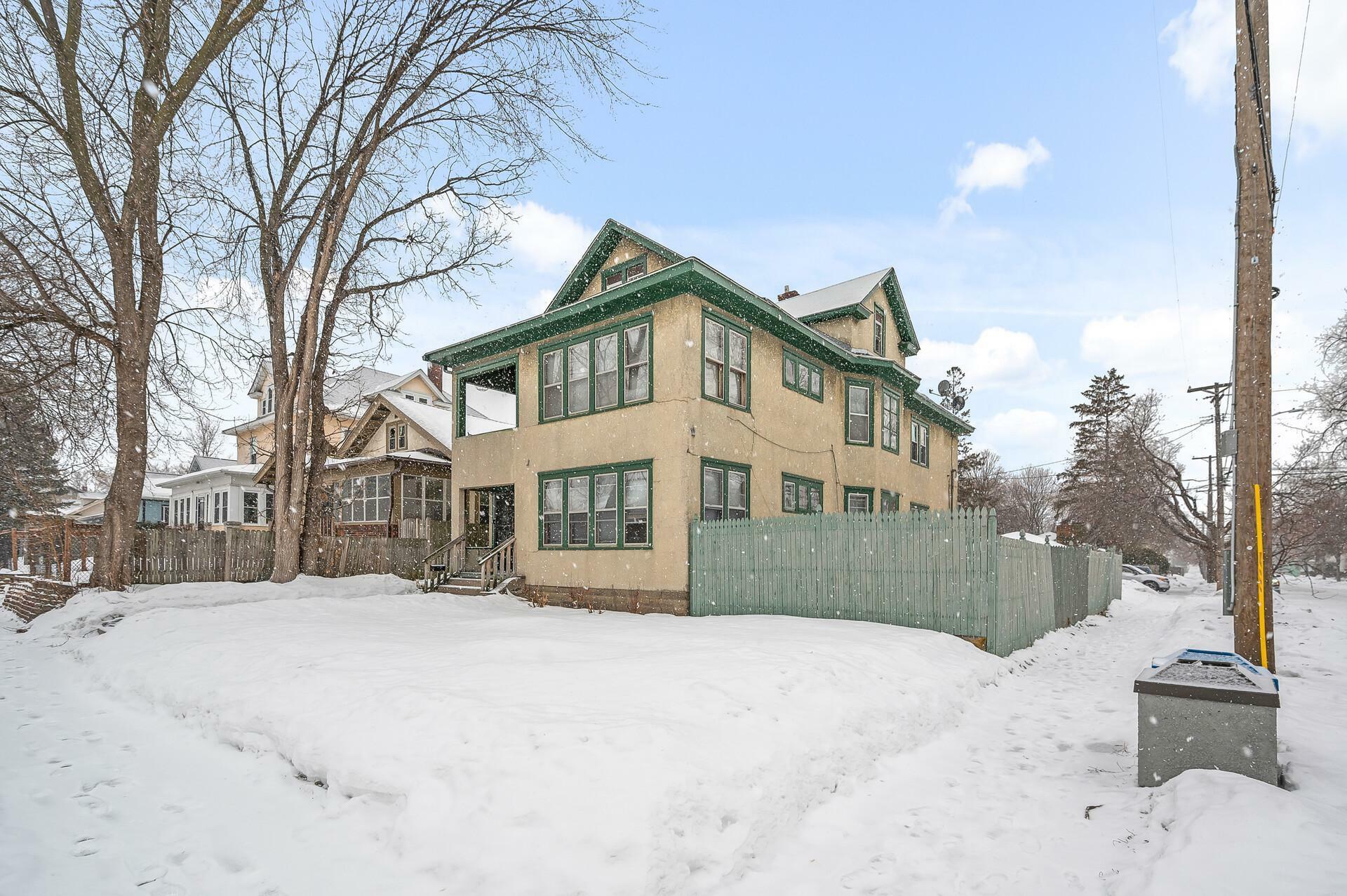 Property Photo:  927 Logan Avenue N  MN 55411 