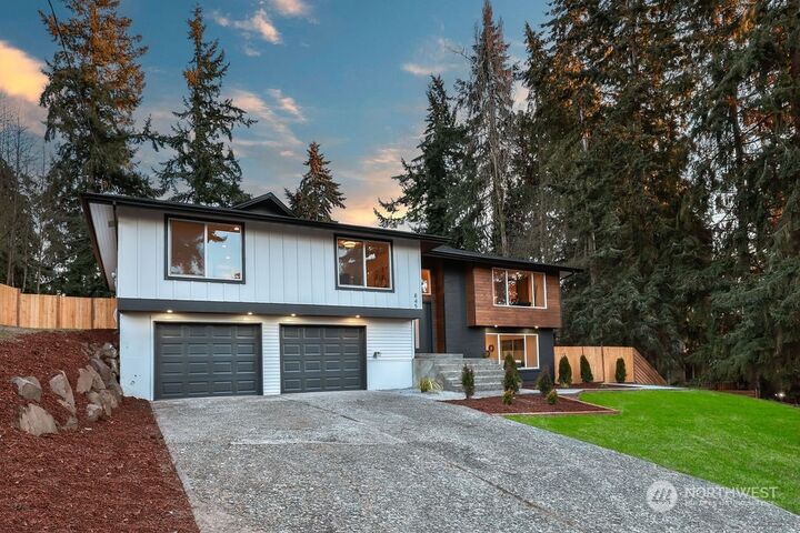 Property Photo:  845 S 297th Place  WA 98003 
