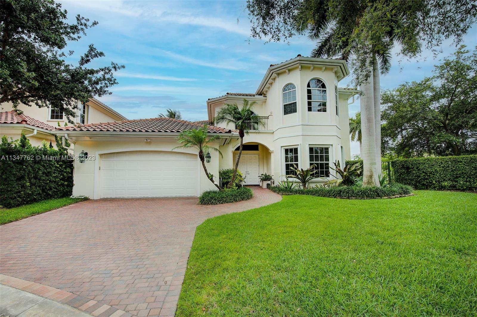 Property Photo:  914 Sanibel Dr  FL 33019 