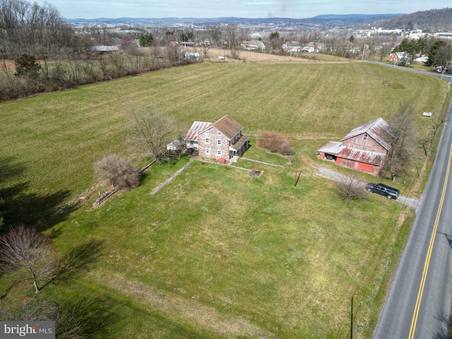 Property Photo:  2101 Kramer Mill Road  PA 17578 