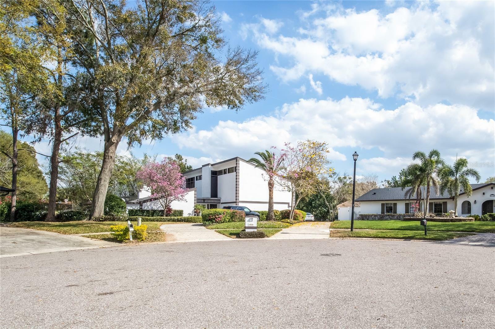 Property Photo:  8929 Crichton Wood Court  FL 32819 