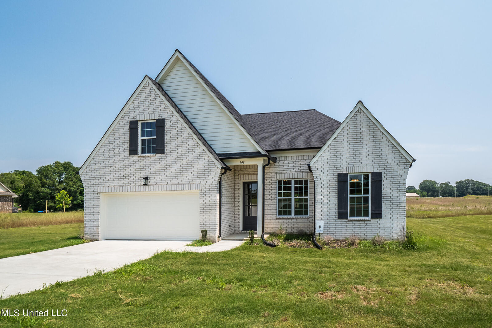 Property Photo: 108 Ethelyn Smith Drive MS 38668