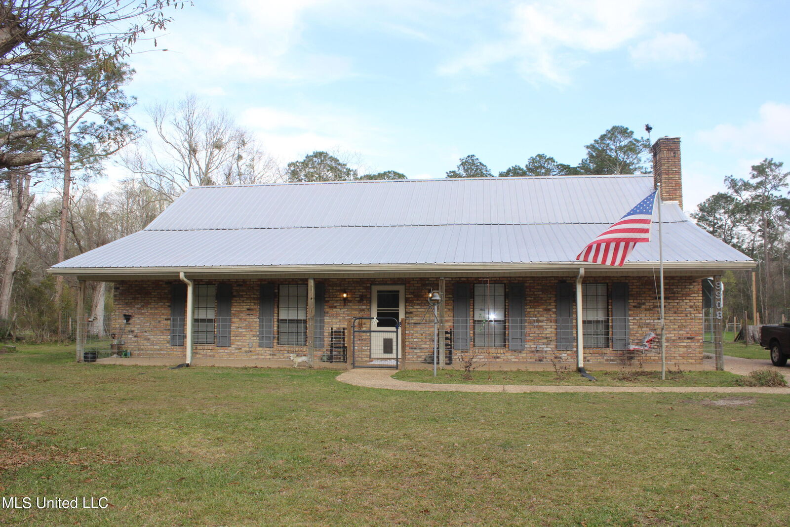 Property Photo: 9908 Cedarcliff Drive MS 39562