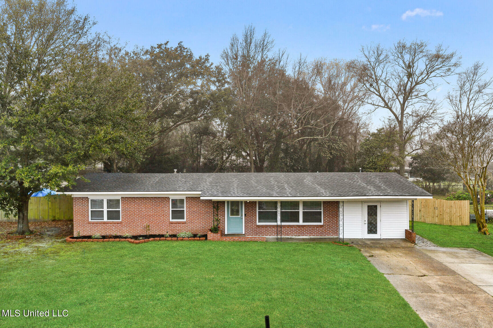 Property Photo:  323 Rich Avenue  MS 39531 