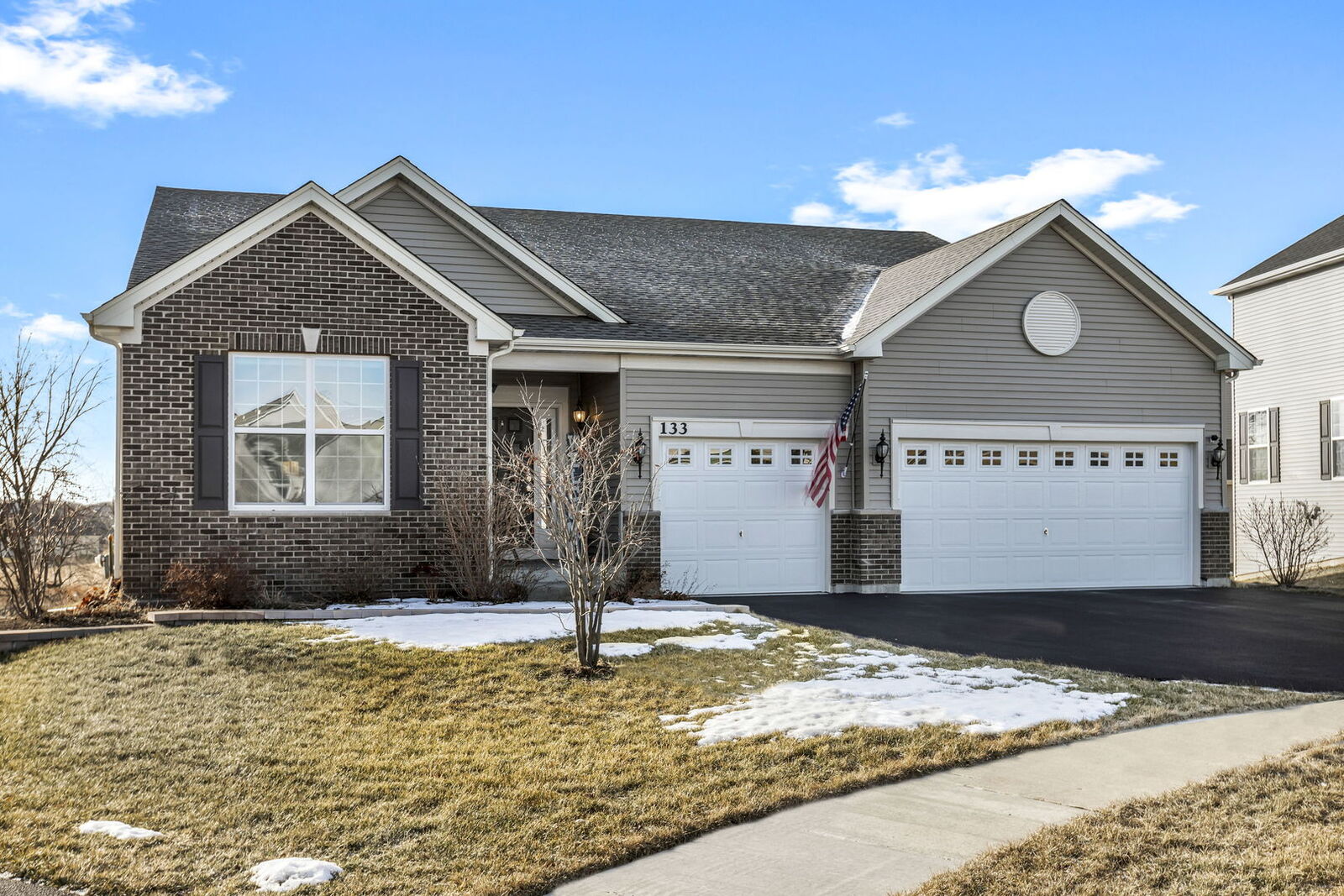 Property Photo:  133 Stowe Court  IL 60020 