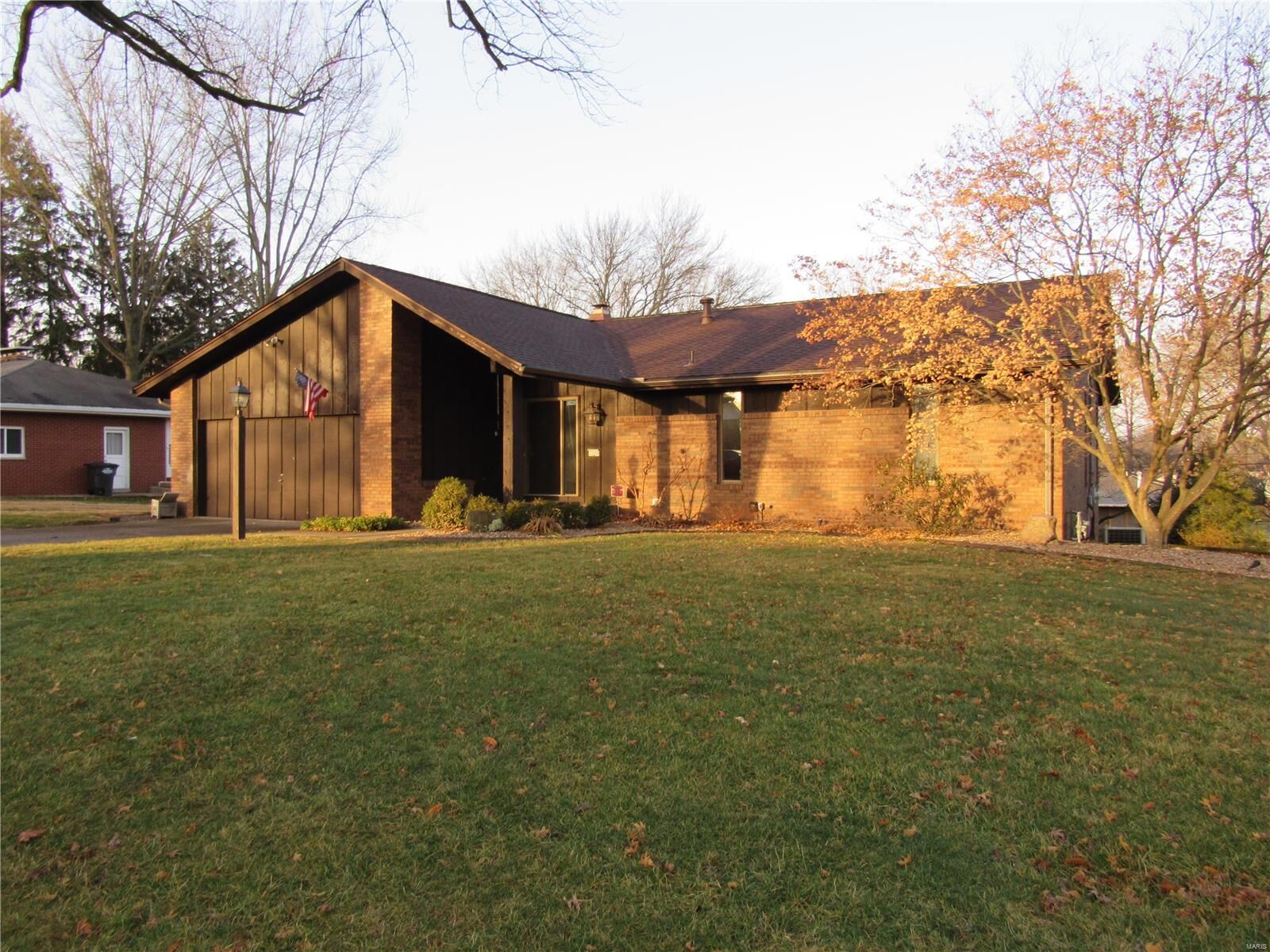 Property Photo:  3208 Greenwood Lane  IL 62035 