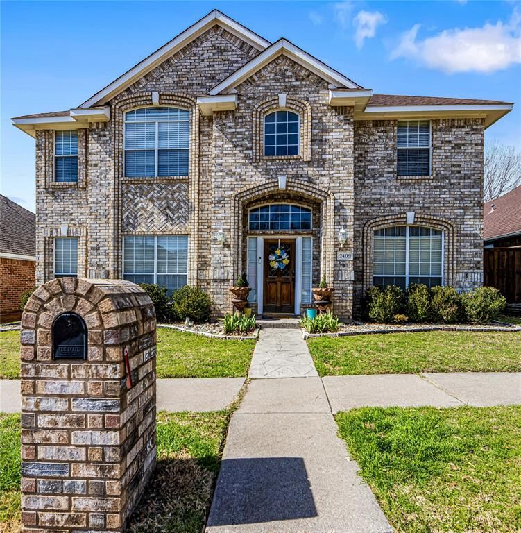 Property Photo:  2409 Shinnery Oak Drive  TX 75074 