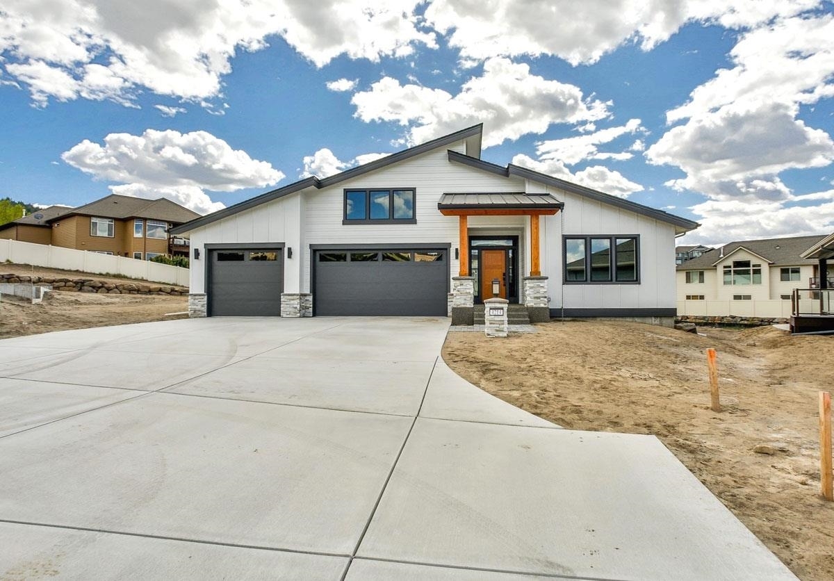 Property Photo: 4120 S Boge Ct WA 99223