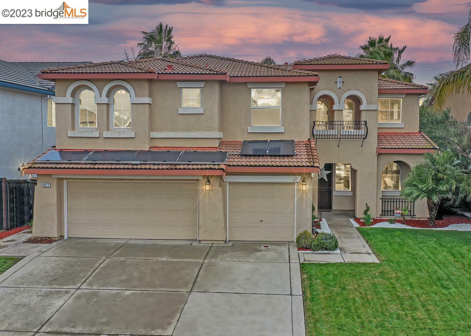 Property Photo: 9917 Benevento Way CA 95757
