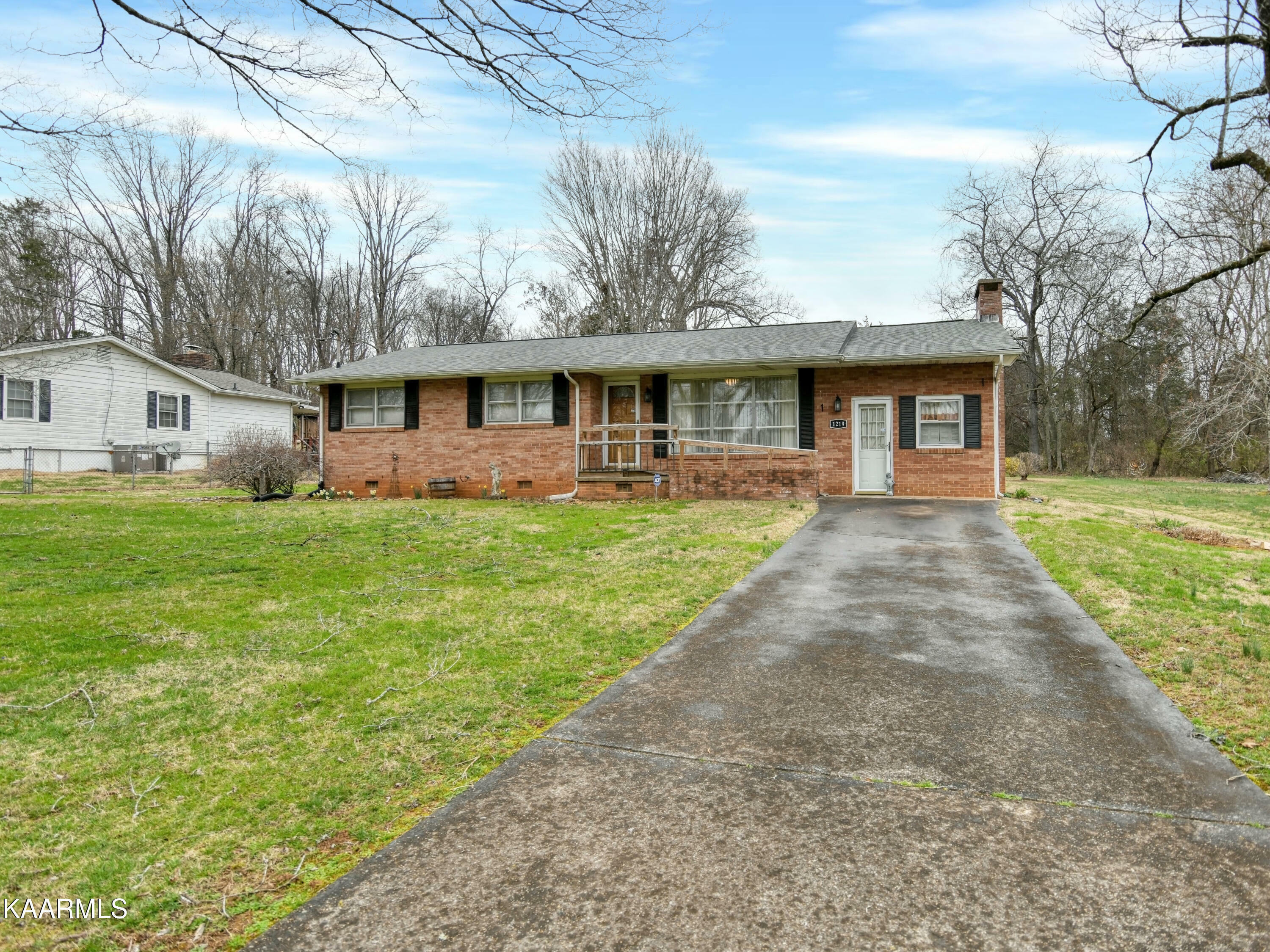 Property Photo:  1219 Roberts Circle  TN 37772 