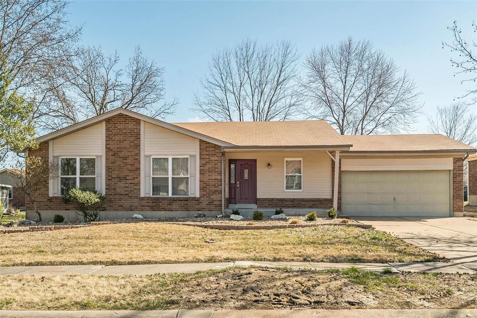 Property Photo: 5116 Bryncastle Place MO 63128