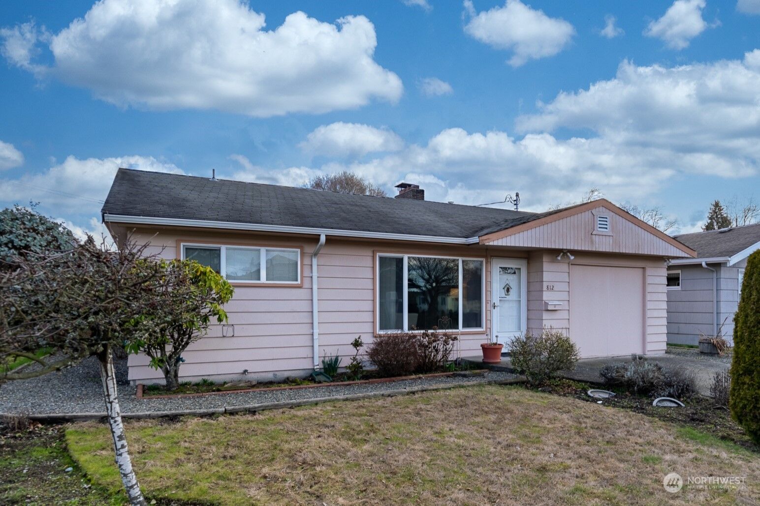 Property Photo:  812 6th Street SE  WA 98002 