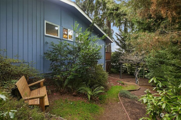 Property Photo: 5419 128th Avenue SE WA 98006