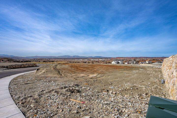 Property Photo:  993 E Tomahawk Dr  UT 84780 