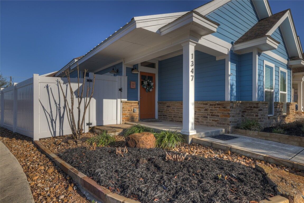 Property Photo: 1347 Dexters Place TX 78130