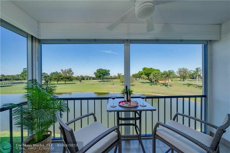 Property Photo:  9923 S Hollybrook Lake Dr 302  FL 33025 