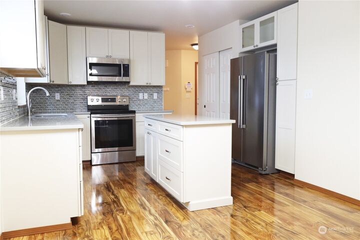Property Photo:  16025 77th Avenue Ct E  WA 98375 