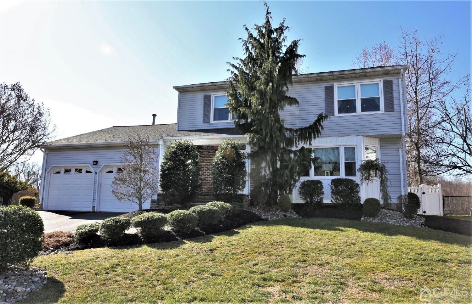 Property Photo:  32 Wetherhill Way  NJ 08810 