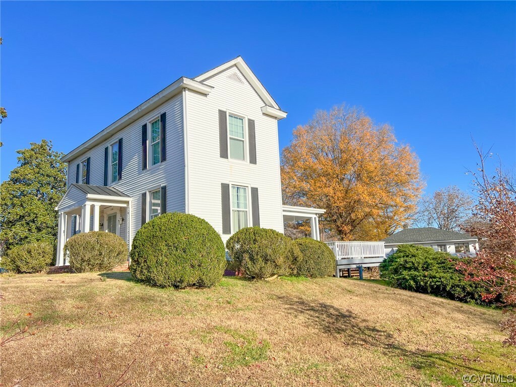 Property Photo:  306 W Carolina Avenue  VA 23930 