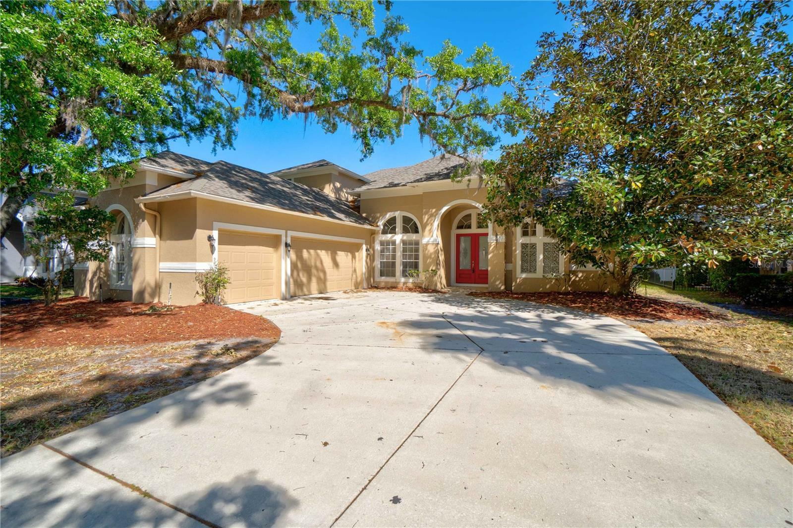 Property Photo:  729 Broadoak Loop  FL 32771 