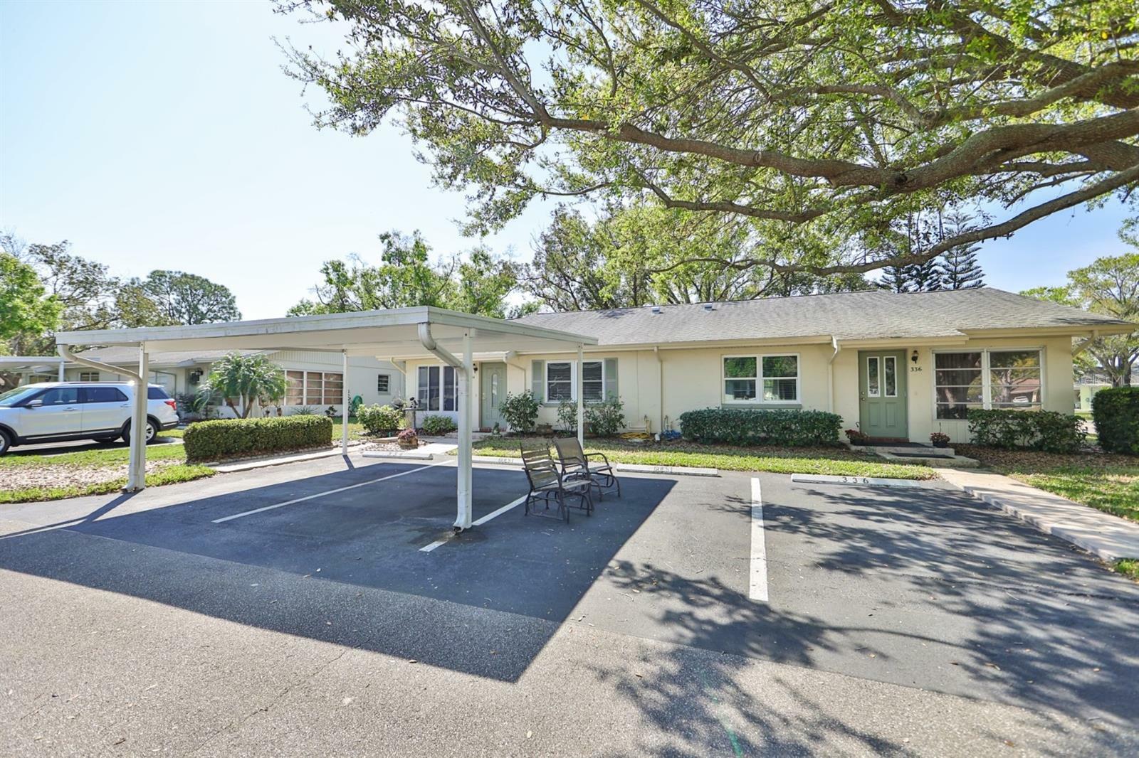 Property Photo:  334 Gloucester Boulevard  FL 33573 