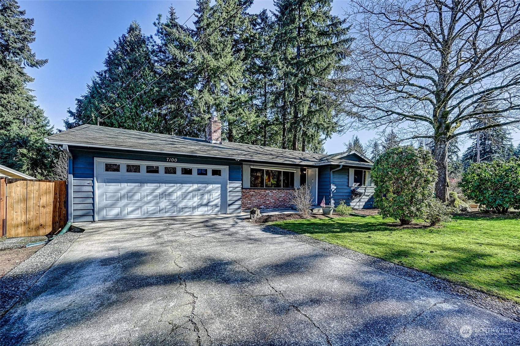 Property Photo: 7100 137th Avenue NE WA 98052