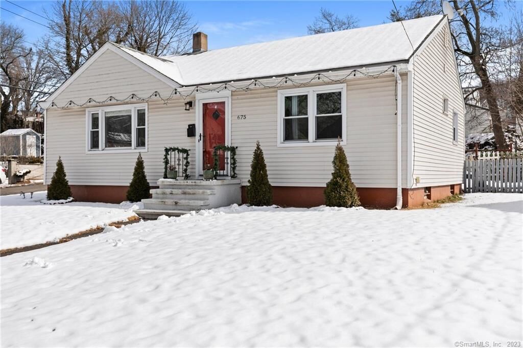 Property Photo:  675 Woodward Avenue  CT 06512 
