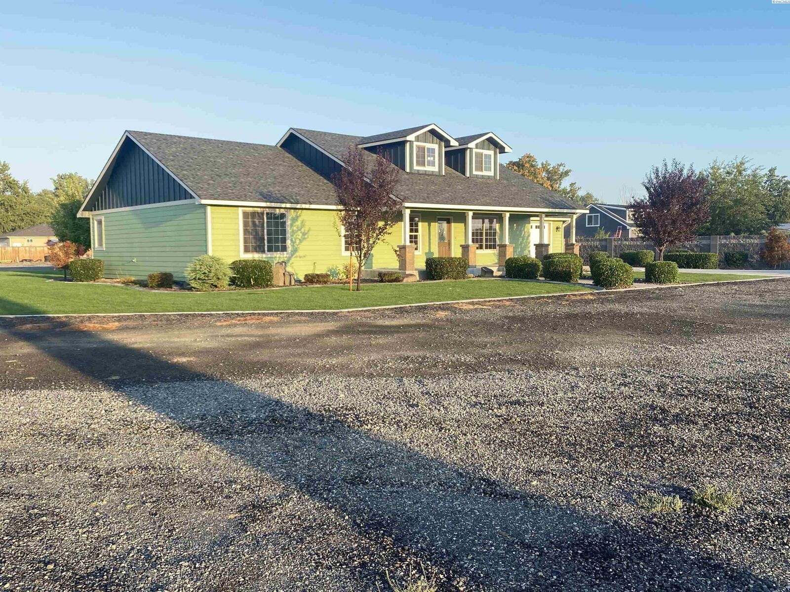 Home for sale in Kennewick 31 W 19th Ave, Kennewick, WA 99337