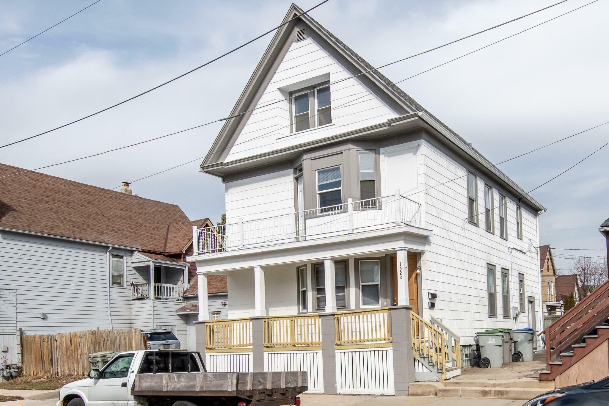 Property Photo: 1522 W Grant St WI 53215