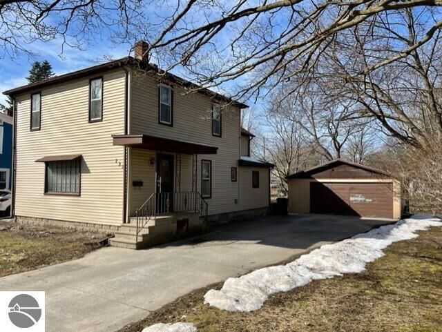 Property Photo:  731 Pine Avenue  MI 48801 