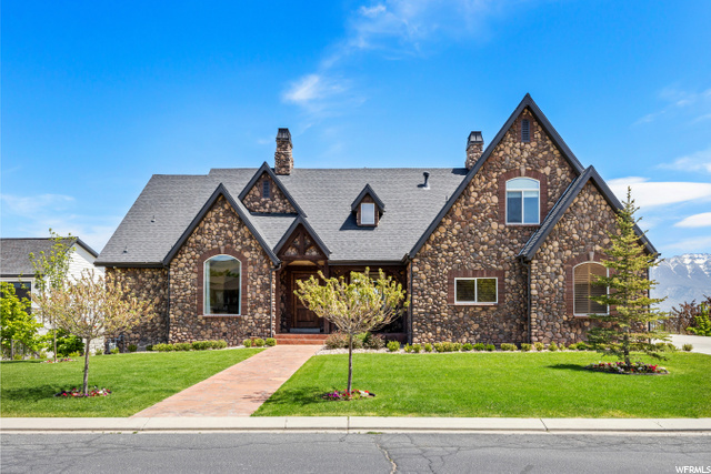Property Photo: 1698 S Amanda Ln E UT 84045