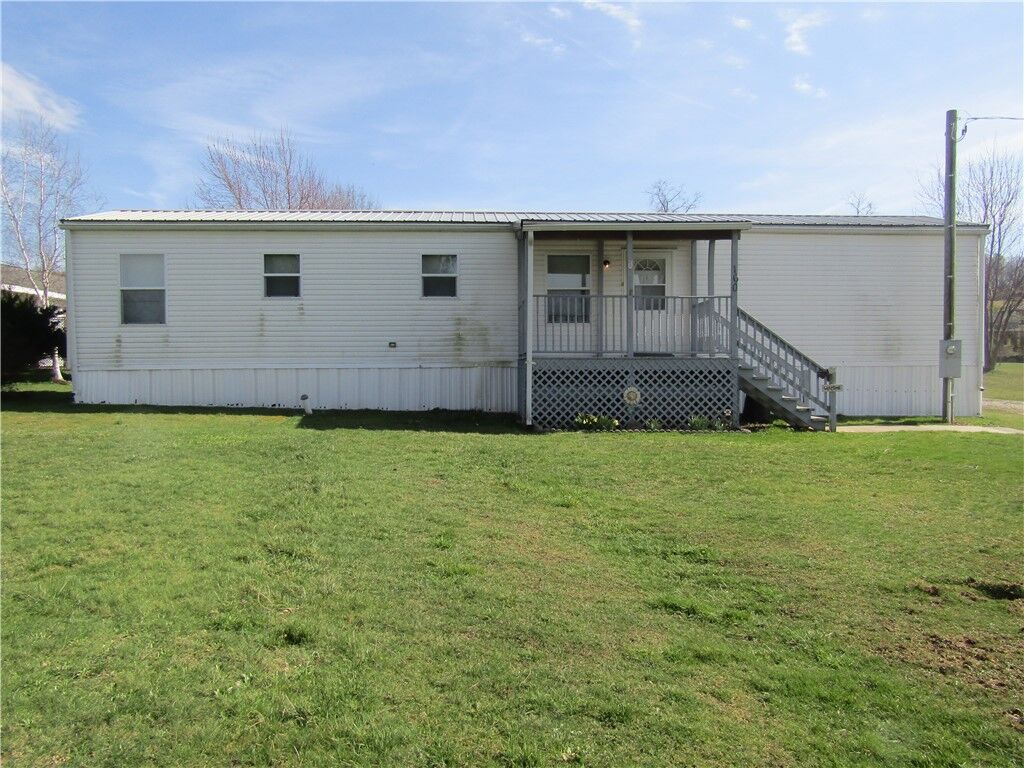 Property Photo:  160 Circle St  PA 15401 