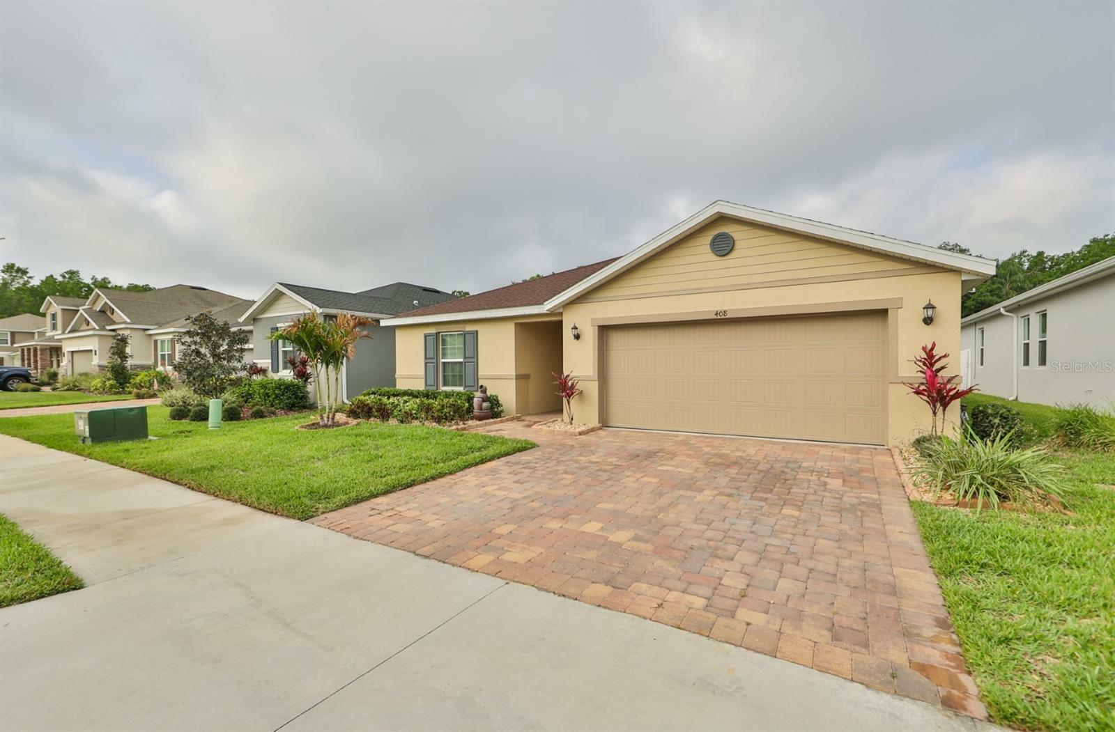 Property Photo:  408 Darcy Bluff Place  FL 33594 