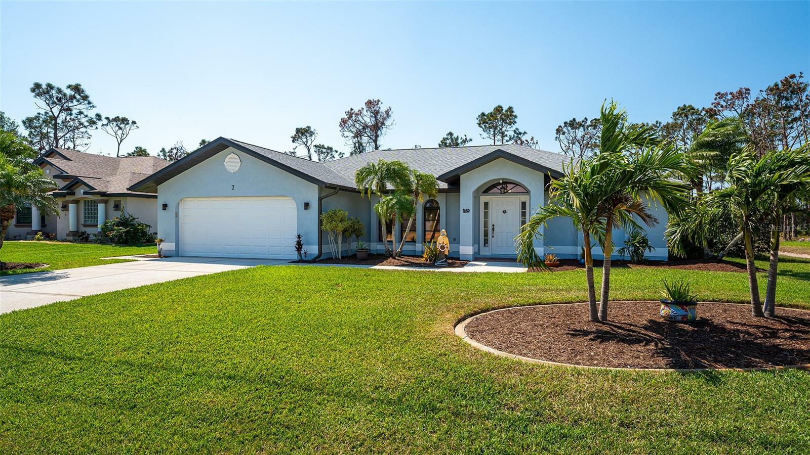 Property Photo:  7 Pinehurst Court  FL 33947 