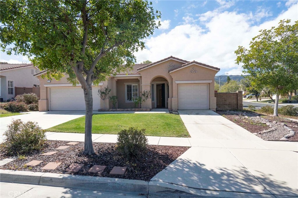 Property Photo:  920 Caribou Circle  CA 92881 