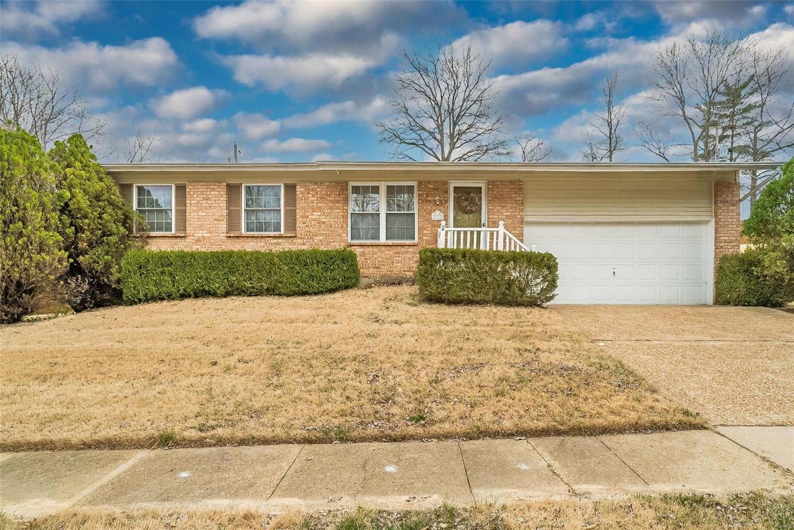 Property Photo:  2922 Shores Drive  MO 63125 