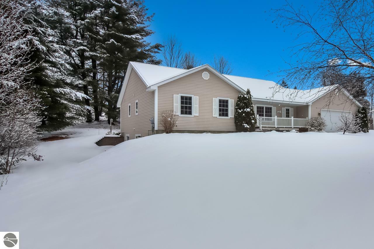 Property Photo:  2910 Old Farm Lane  MI 49685 