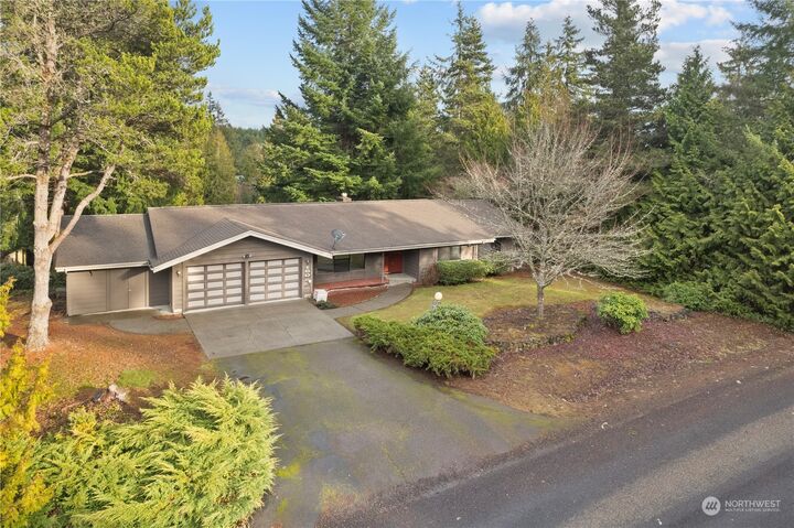 Property Photo:  160 Hemlock Drive  WA 98532 