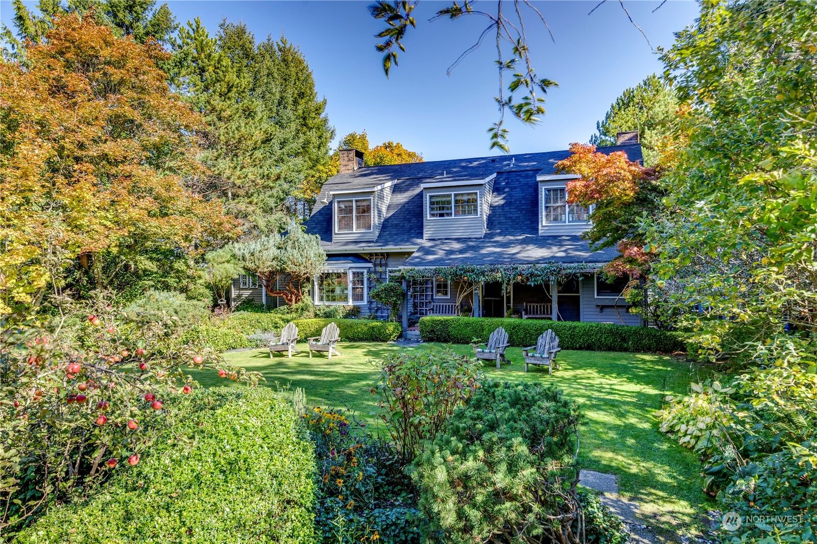 House for sale in Bainbridge Island 13732 Sunrise Drive NE, Bainbridge