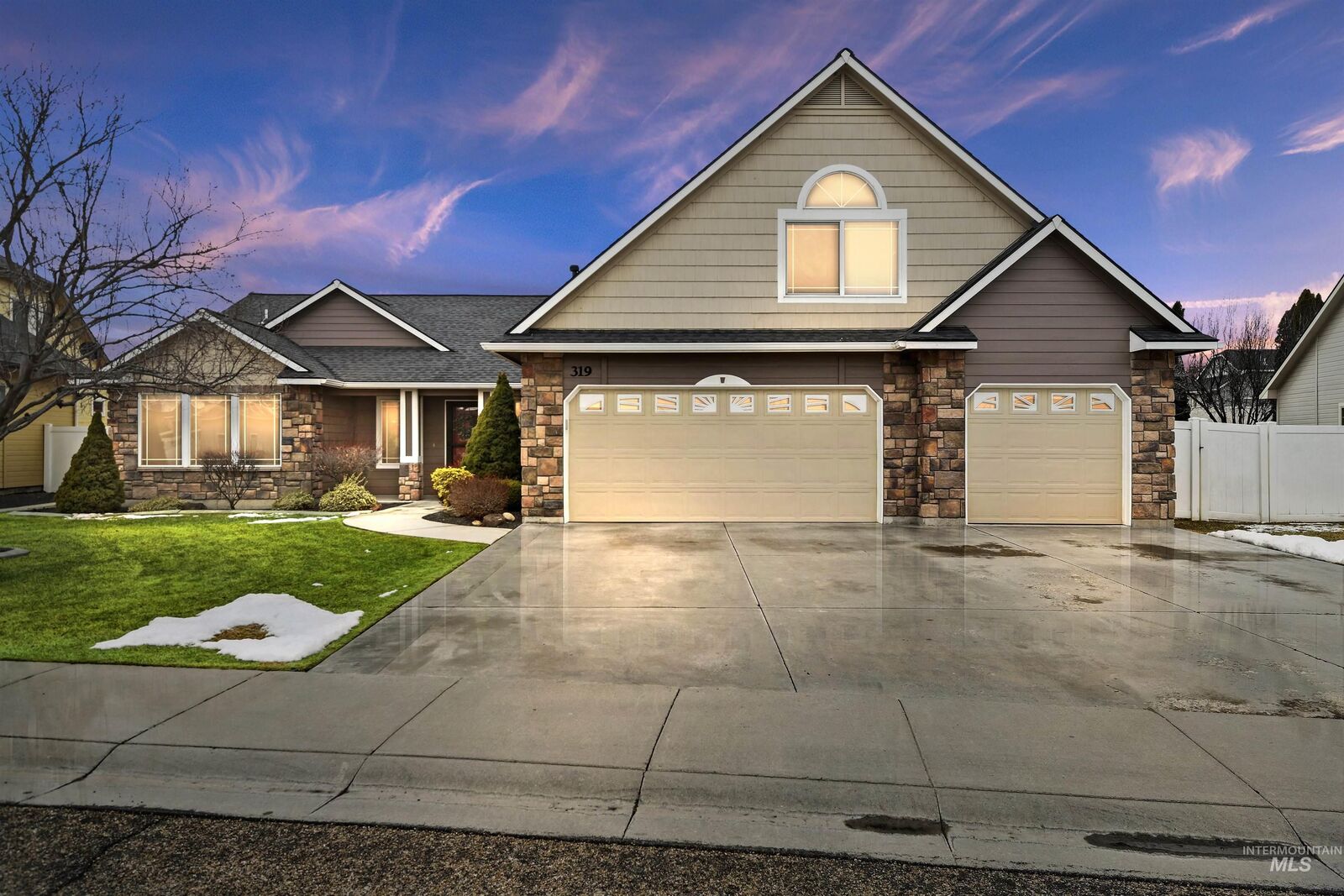 Property Photo:  319 Newport Drive  ID 83605 