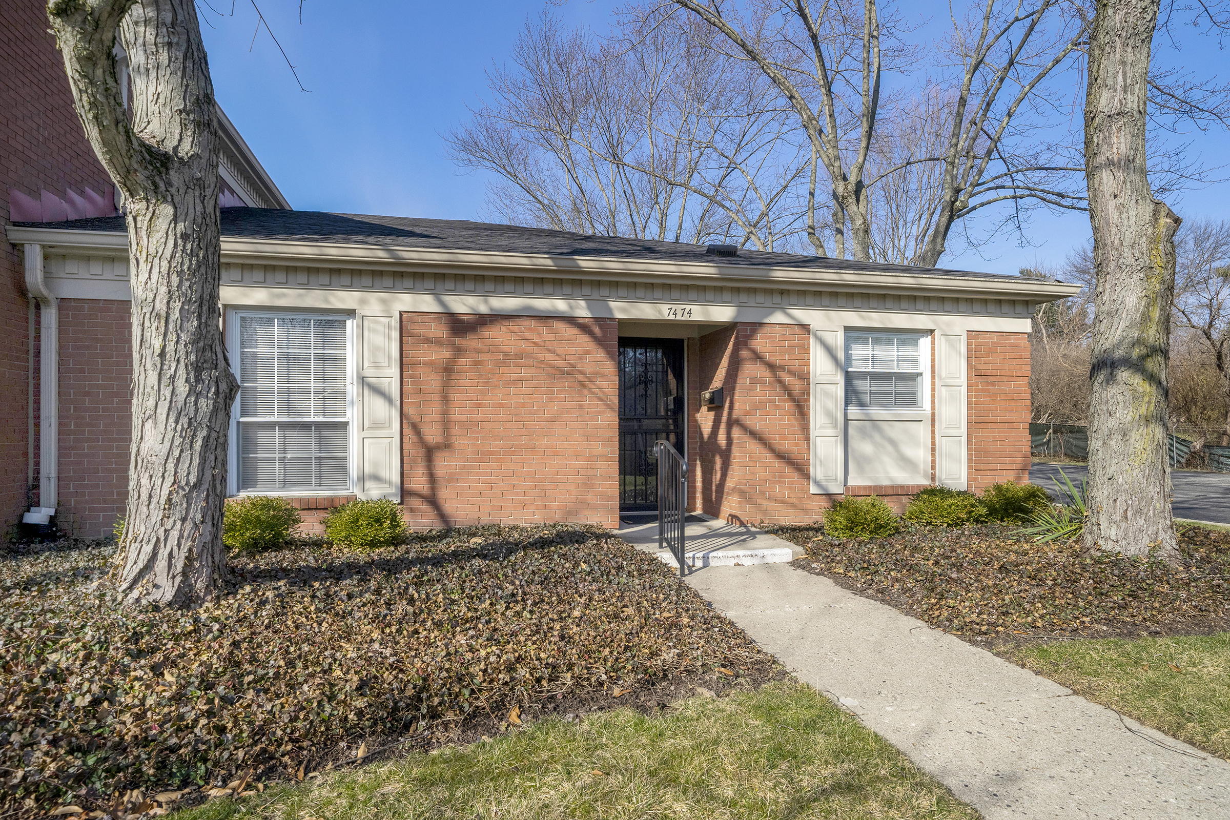 7474 Lions Head Drive  Indianapolis IN 46260 photo